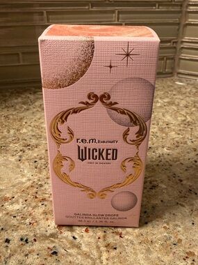 r.e.m. beauty Wicked Galinda Glow Drops